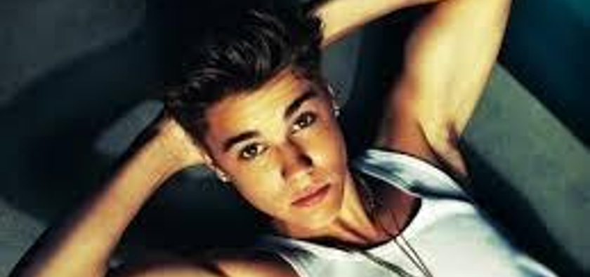 Justin Bieber ft. Ludacris - All Around The World  